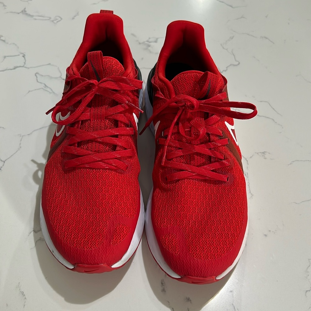 2019
Nike Legend React 2 'University Red